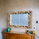 Natürlicher Labradorit-Steintisch mit polierter, schillernder Oberfläche. Atemberaubende handgefertigte Möbel.