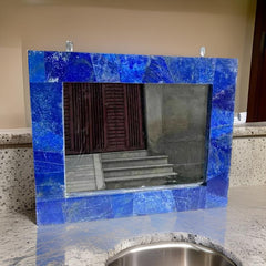 Natürlicher Labradorit-Steintisch mit polierter, schillernder Oberfläche. Atemberaubende handgefertigte Möbel.