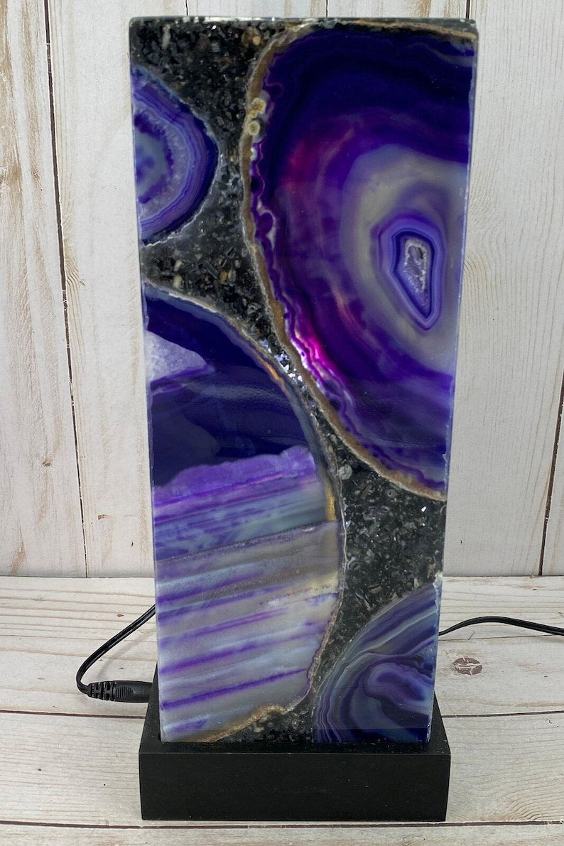 Handcrafted Purple Agate Resin Lamp With Inspired Design for Unique Home Decor